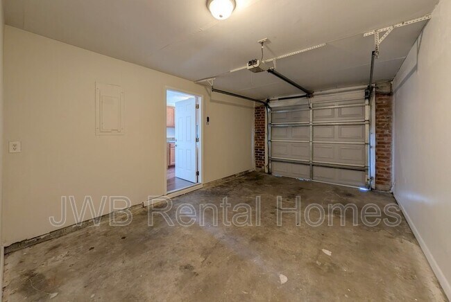 Building Photo - 5202 La Ventura Ct E