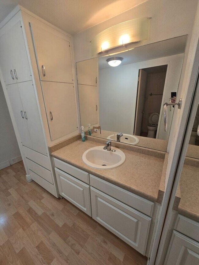 Building Photo - 1196 N Grant St