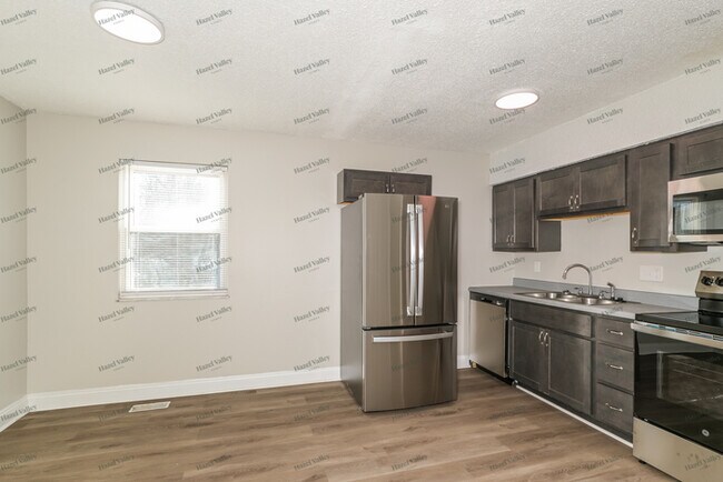 Building Photo - 2632 Falcons Way