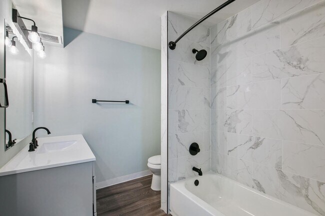 Building Photo - 1202 Pierce St