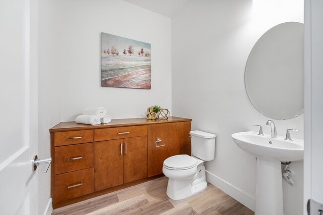 Building Photo - Gorgeous penthouse condo in East Industrial neighborhood – Fremont!