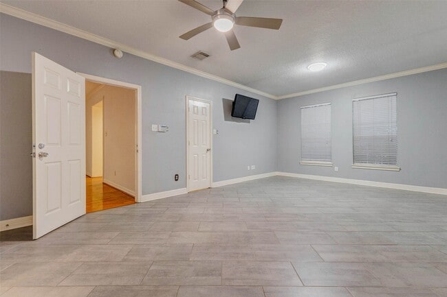 Building Photo - 1723 Park Ridge Dr