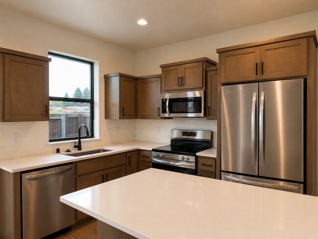 Building Photo - 10116 NE 45th Ct