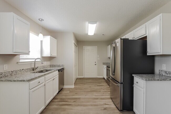 Building Photo - 10125 Illoria Dr