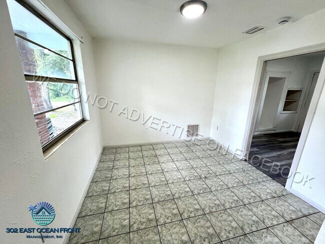 Building Photo - Gorgeous 3 bedroom / 1 bathroom home ready...