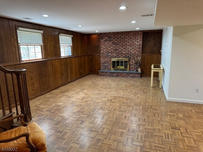 Building Photo - 76 Cider Mill Rd