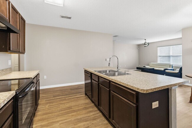 Building Photo - 2318 Sequoia Way