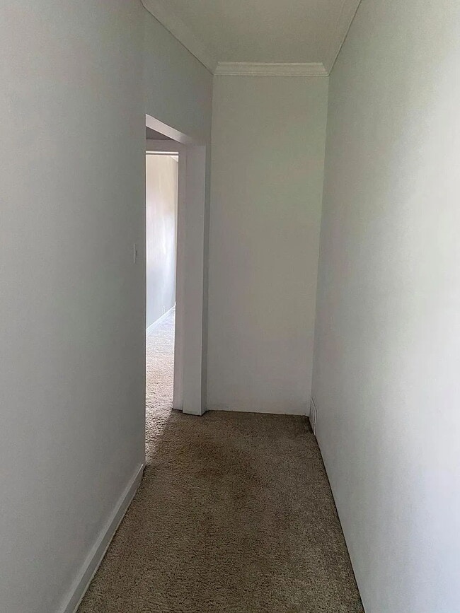 Building Photo - Charming 2BR South Side Home | Updated Kitchen w/ Dishwasher | Prime Pittsburgh Location