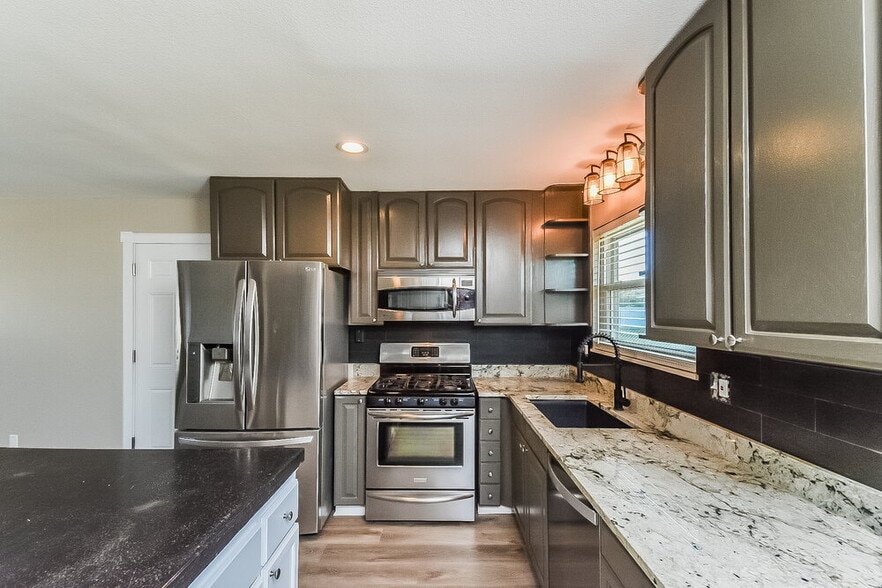 Building Photo - 4945 Manzana Dr