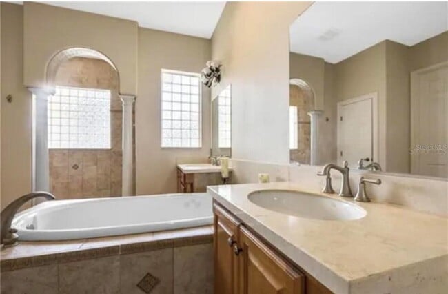 Building Photo - 2120 Bunker View Ct