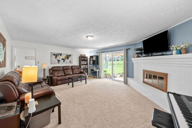 Building Photo - 3611 Bahama Dr