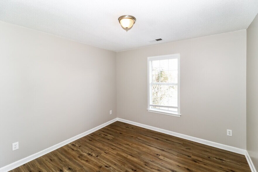 Building Photo - 95 Winding Creek Dr