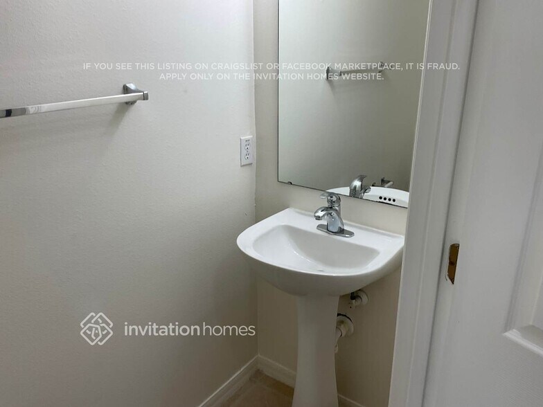 Building Photo - 1765 Sawgrass Dr SW