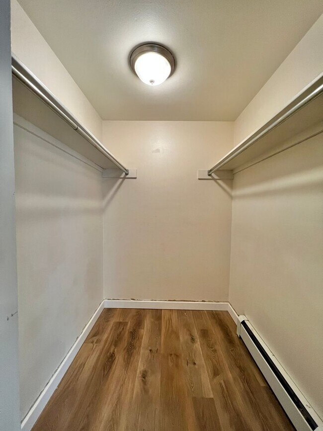 Building Photo - Mathews634 (KC-DT)