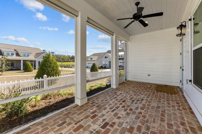 Building Photo - 465 Karcher Ave