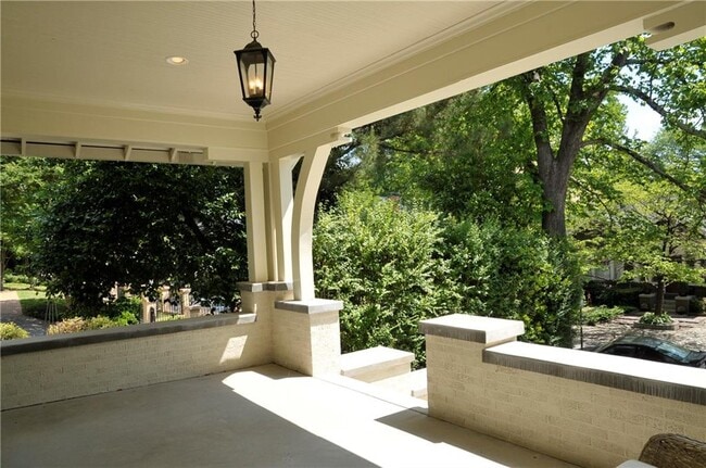 Building Photo - 950 Rupley Dr NE
