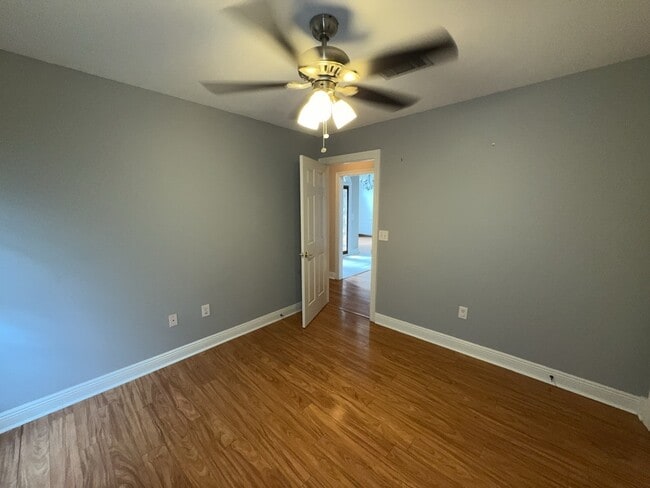 Building Photo - 103 Canter Cove