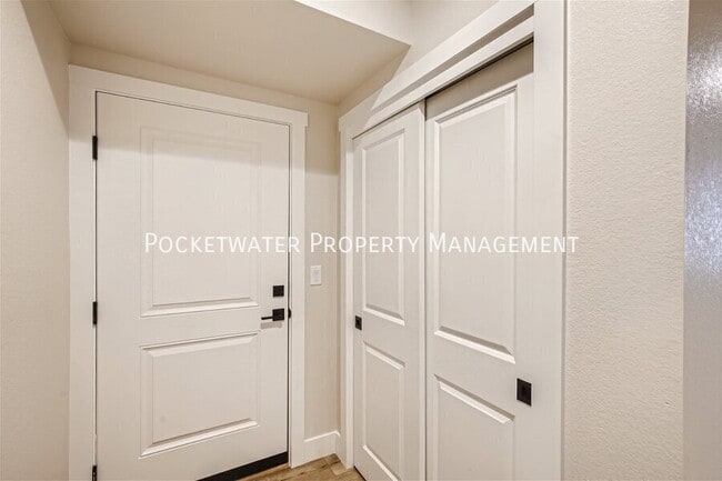 Building Photo - 1353 Baker St