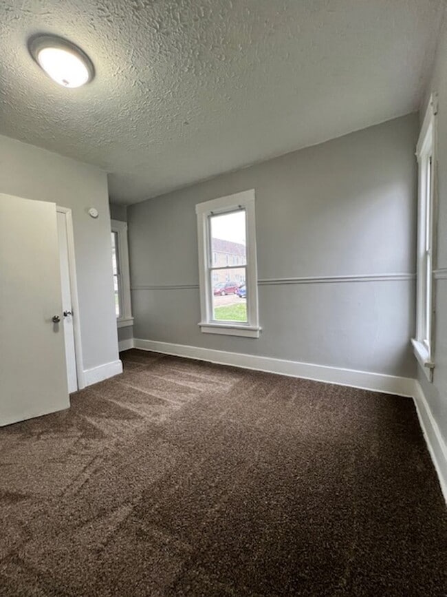 Building Photo - Three bedroom home for rent on deadend street - Canton SW