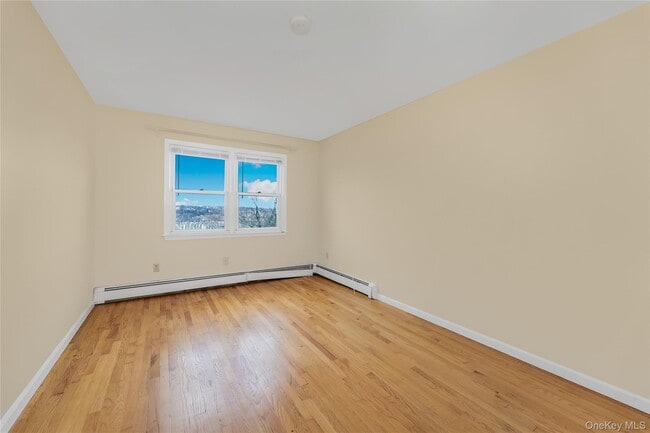 Building Photo - 26 Fairview Ave