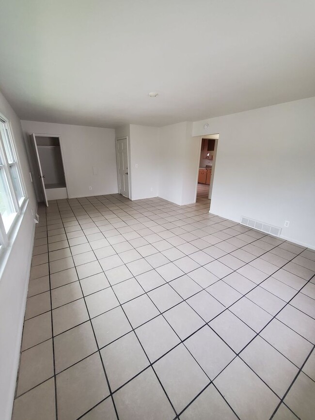 Building Photo - 5541-5543 N 35th St. (Duplex)