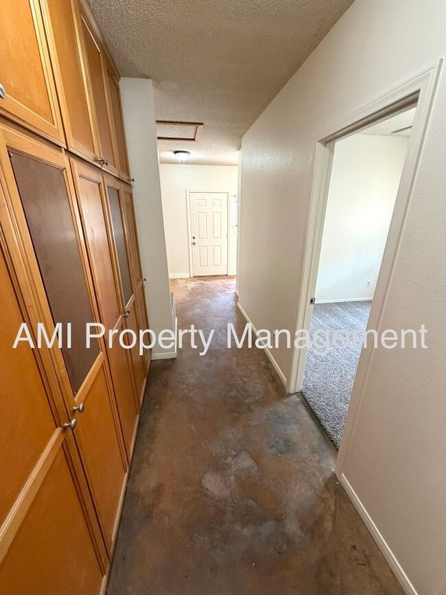 Building Photo - 2065 Eula Ln