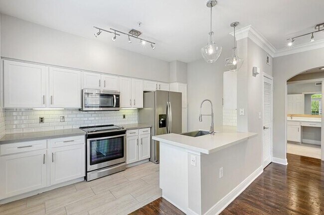 Building Photo - 15200 Memorial Dr
