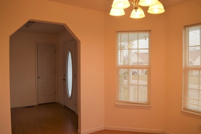 Building Photo - 3-Bedroom Home with Room to Roam – Fenced In Backyard