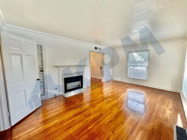 Building Photo - 875 W Alpine Ave