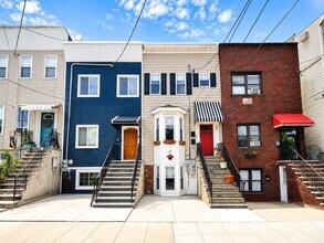 Building Photo - 421 7th St