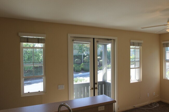 Building Photo - 6120 Paseo Valiente