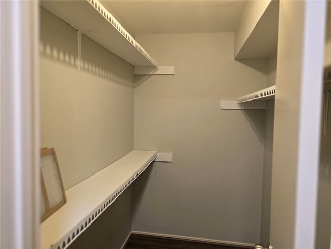 Building Photo - 12968 Trail Hollow Dr