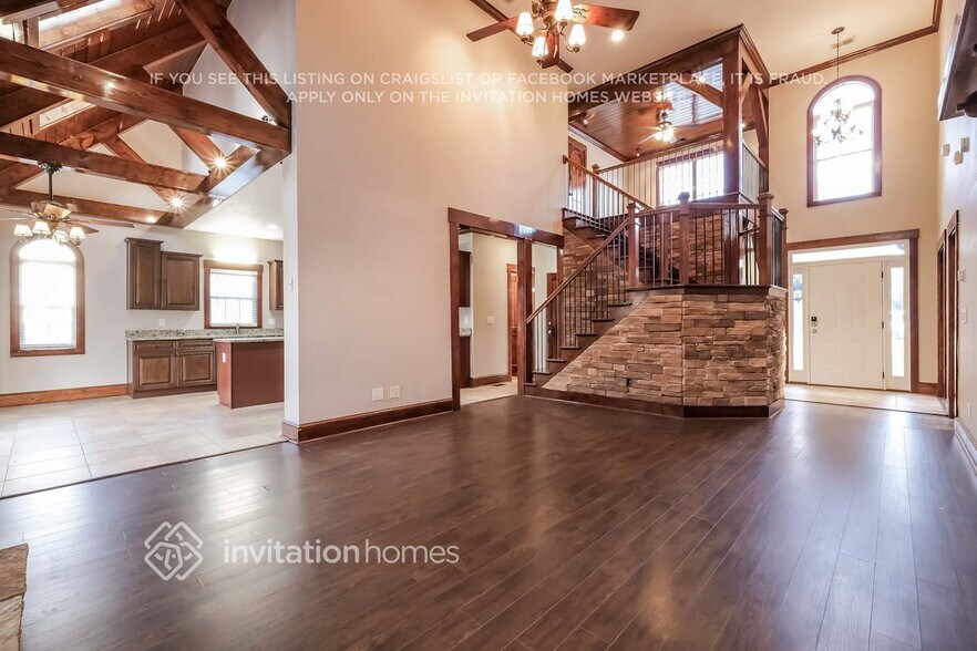 Building Photo - 6223 Spring Lake Dr