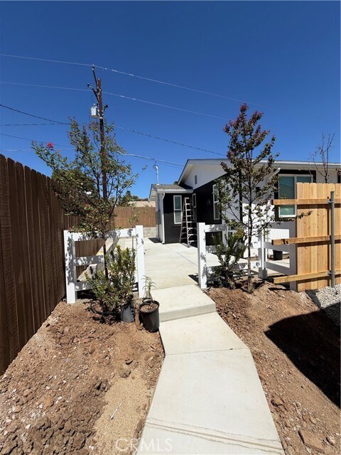 Building Photo - 23560 Vista Way