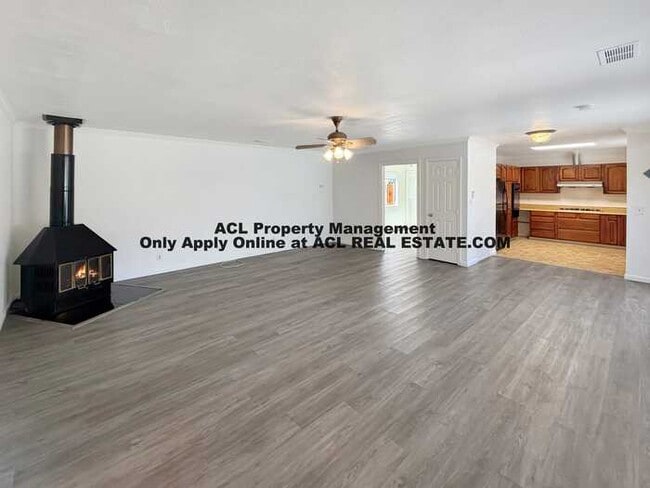 Building Photo - **WE DO NOT ADVERTISE ON CRAIGSLIST OR FACEBOOK MARKETPLACE**