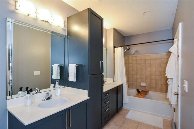 Building Photo - 400 17th St NW