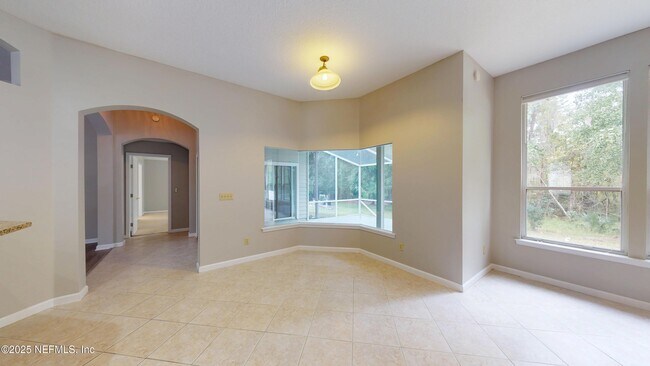 Building Photo - 11861 Lake Fern Dr