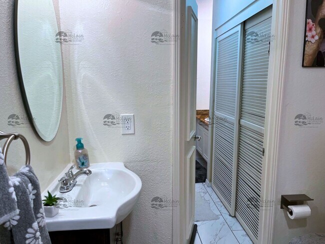 Building Photo - ??Spacious 2BR/2BA Condo for Rent in Tranq...