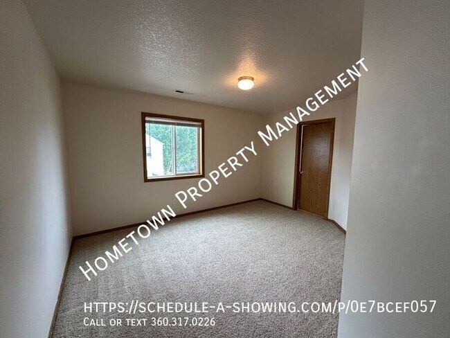 Building Photo - 8612 Sweetbrier Loop SE