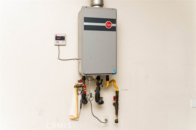 Building Photo - 168 Desert Bloom