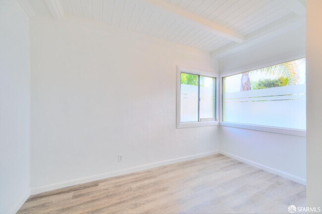 Building Photo - 6029 Macarthur Blvd