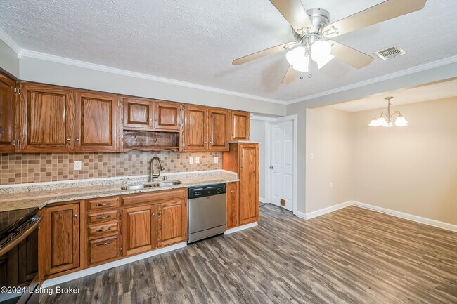 Building Photo - 4729 Shenandoah Dr