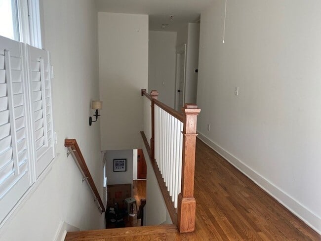 Building Photo - Craftsman Inspired 3 Bed/ 2.5 Bath Home in Cleveland Park, Fenced Yard, Pet Friendly, Screened Po...