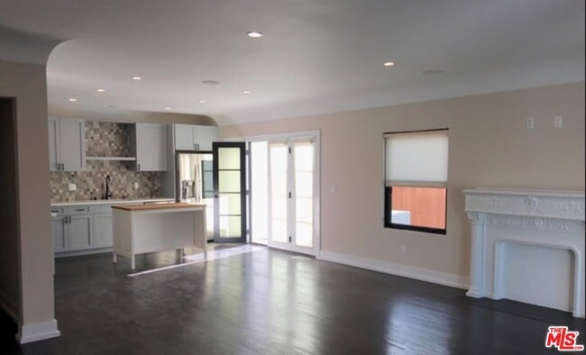 Building Photo - 1180 S Tremaine Ave