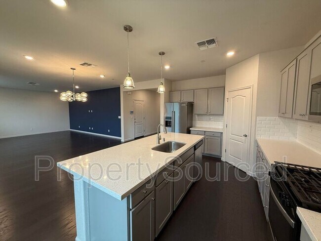 Building Photo - 15535 Ortega St