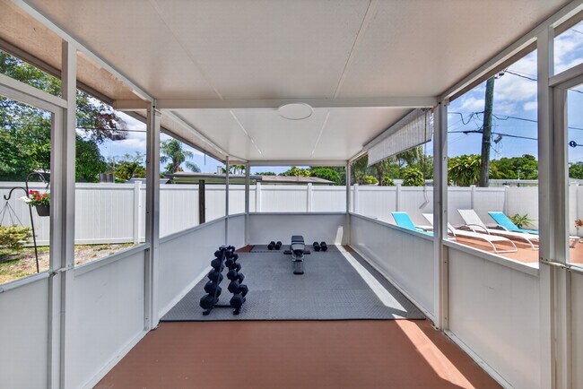 Building Photo - 211 S 57th Way