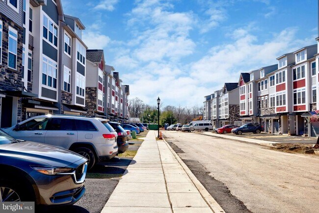 Building Photo - 29 Independence Ct