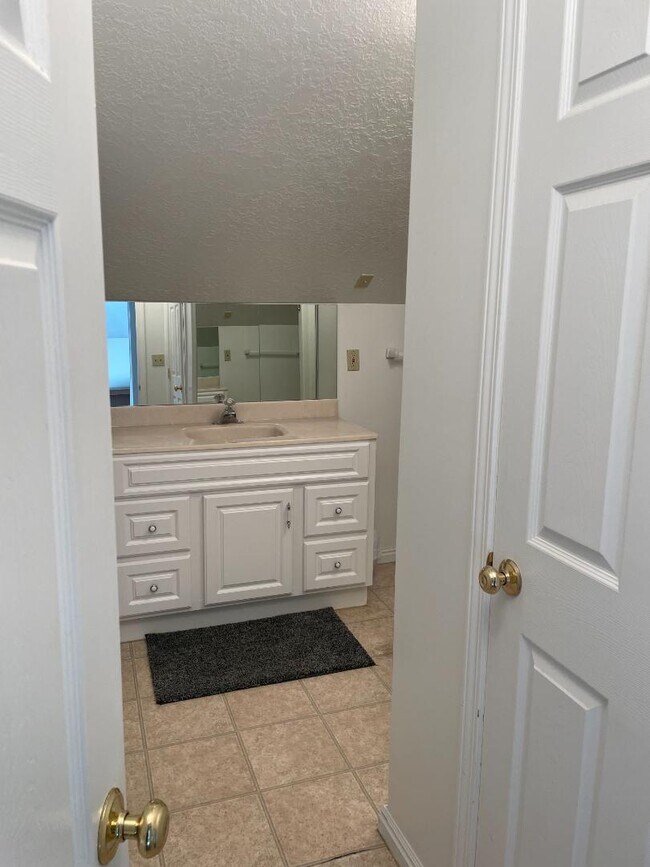 Building Photo - 113 Wyoming State Hwy 233