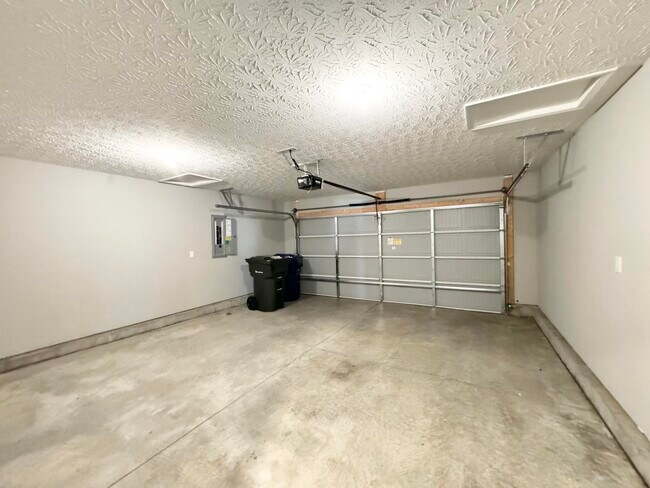 Building Photo - 8112 Driftwood Lp