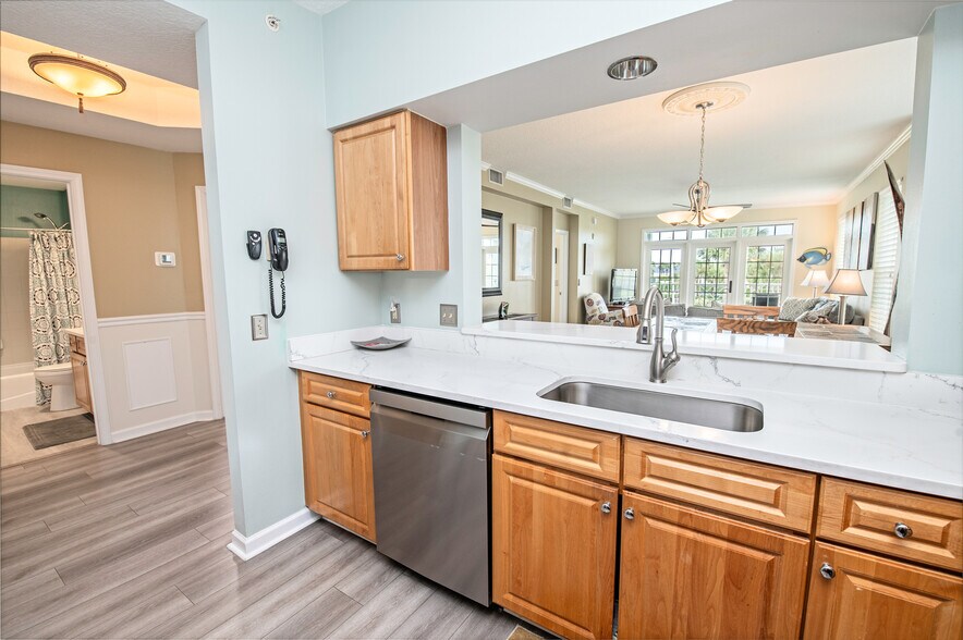 Building Photo - 285 Atlantis Cir